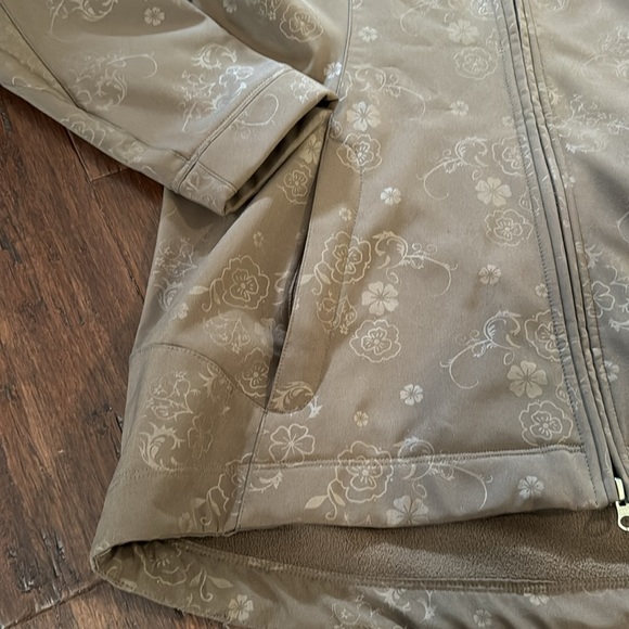 WHITE SIERRA WINTER COAT - Picture 4 of 10